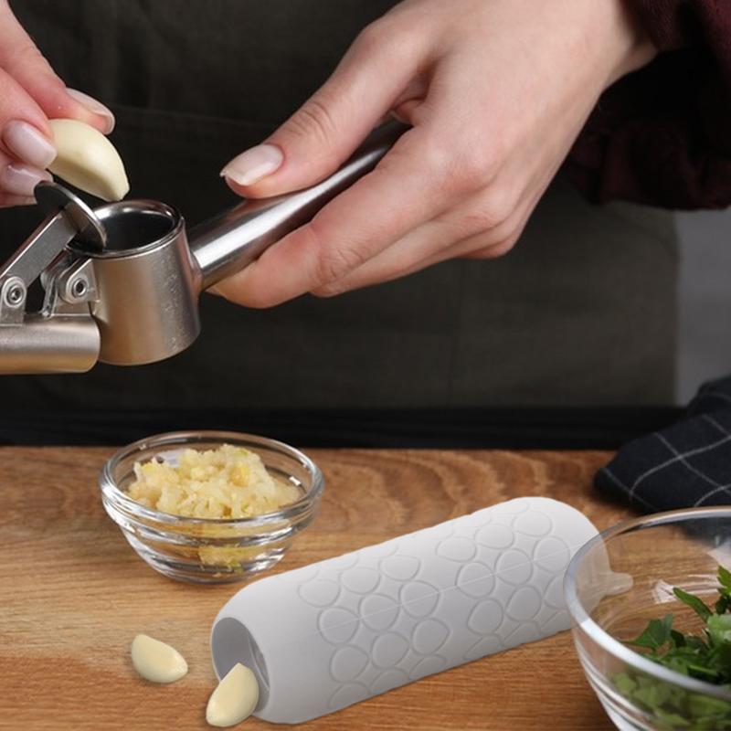 Tube éplucheur d'ail en Silico - Kitchen Gadgets For Small Kitchens avis et prix
