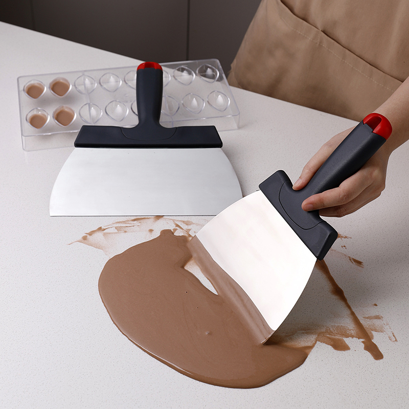 Grattoir à pâte en acier inoxy - Kitchen Gadget Amazon avis et prix